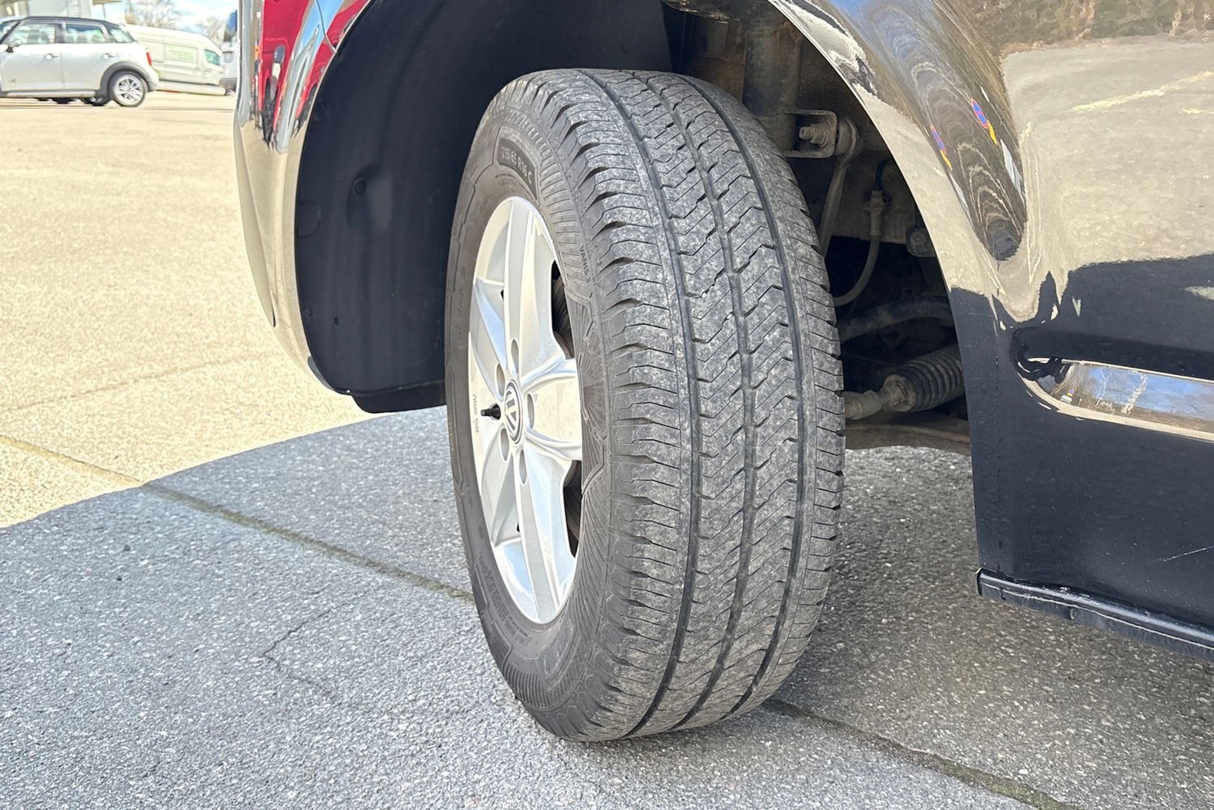 Musta Volkswagen TRANSPORTER 2020 kuva 13.