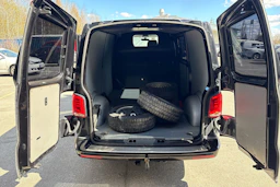 Musta Volkswagen TRANSPORTER 2020 kuva 15.
