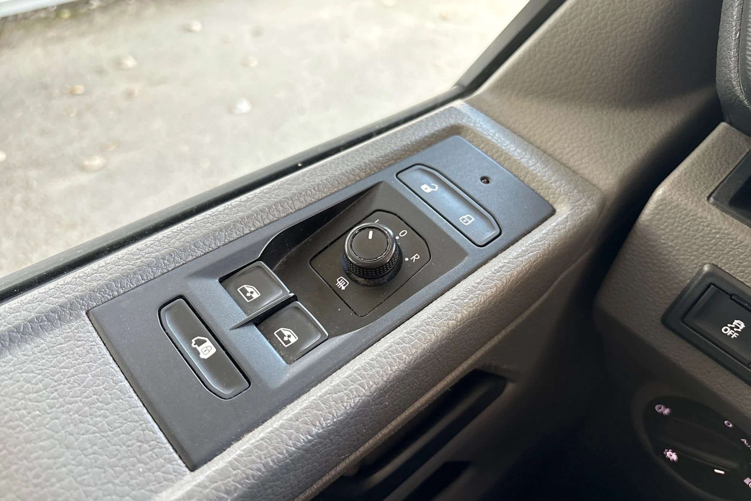 Musta Volkswagen TRANSPORTER 2020 kuva 22.