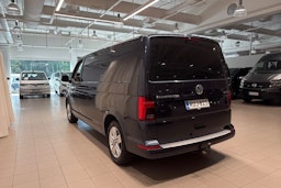 sininen Volkswagen Transporter 2020 kuva 14.