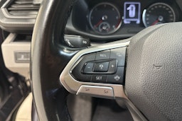 sininen Volkswagen Transporter 2020 kuva 18.