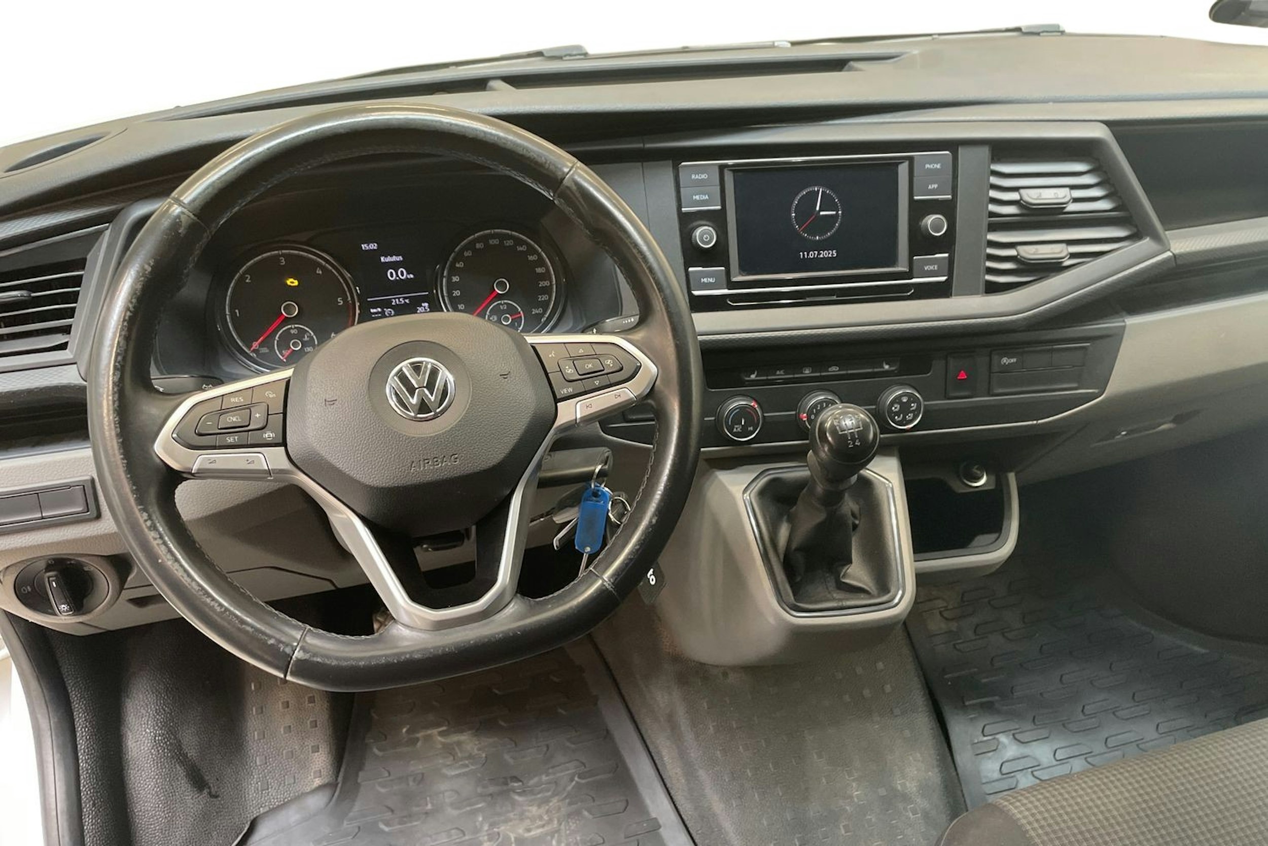 valkoinen Volkswagen Transporter 2020 kuva 9.