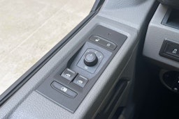 valkoinen Volkswagen Transporter 2020 kuva 20.