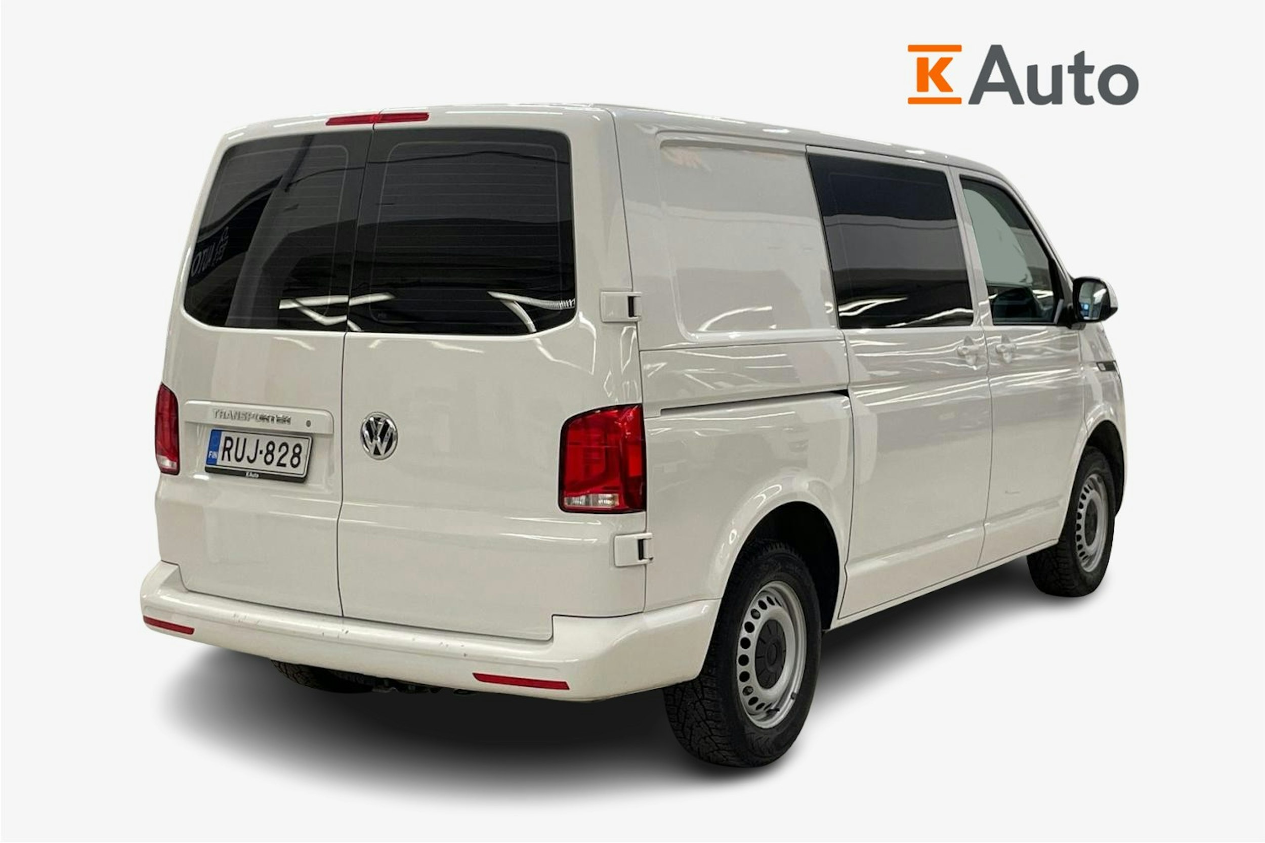 valkoinen Volkswagen Transporter 2020 kuva 3.