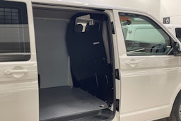 valkoinen Volkswagen Transporter 2020 kuva 14.
