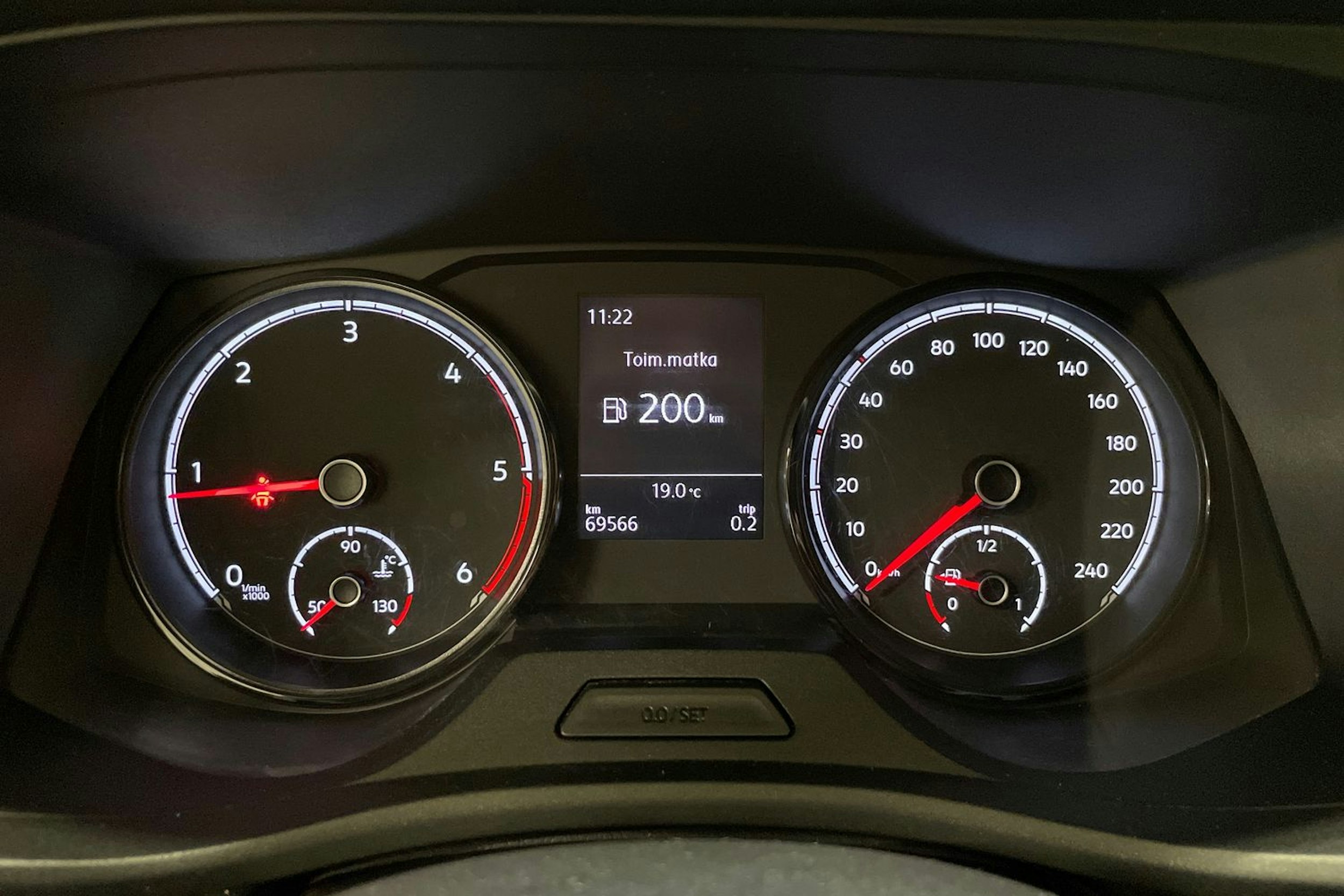 valkoinen Volkswagen Transporter 2020 kuva 18.