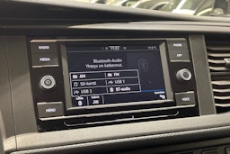 valkoinen Volkswagen Transporter 2020 kuva 20.