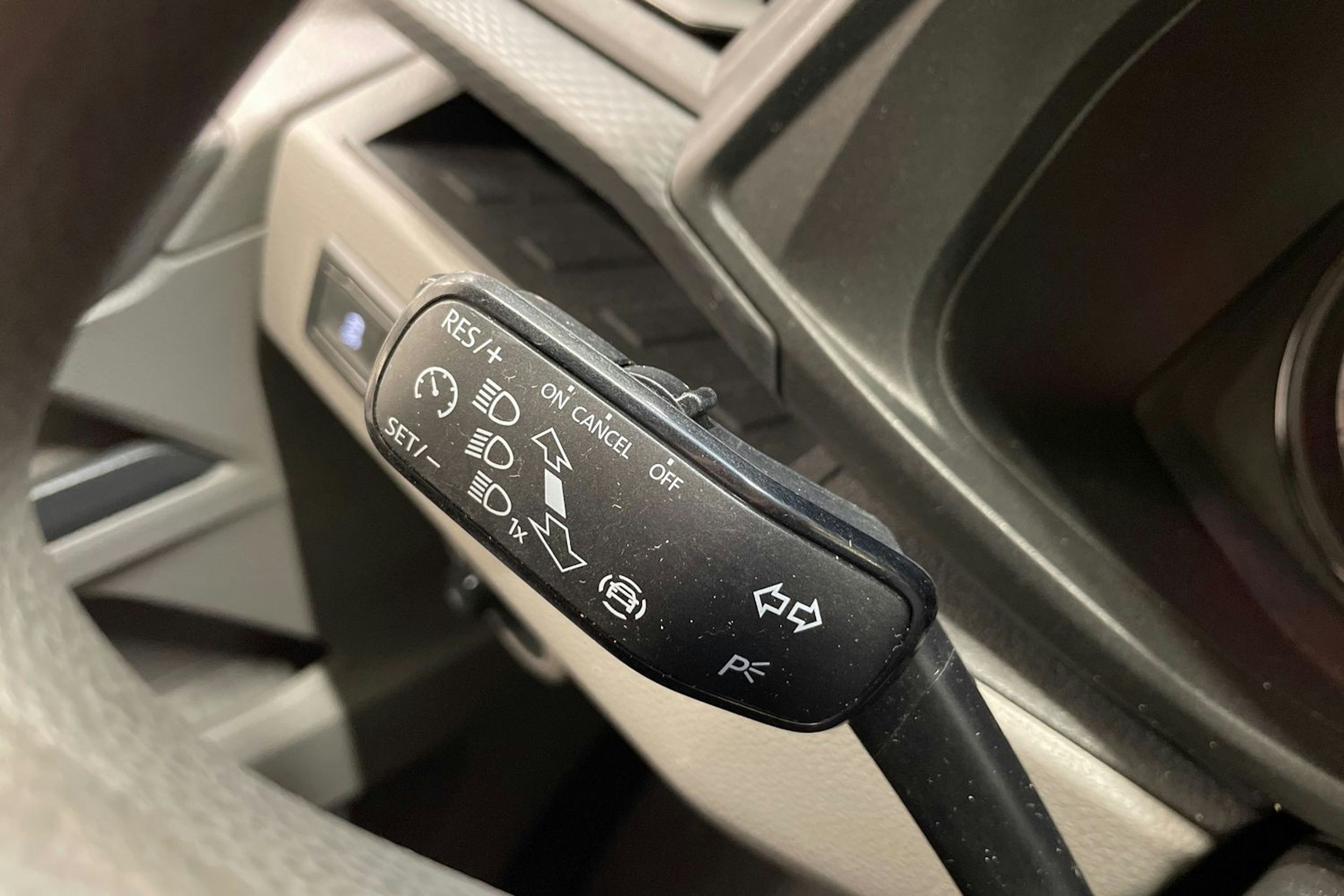 valkoinen Volkswagen Transporter 2020 kuva 26.