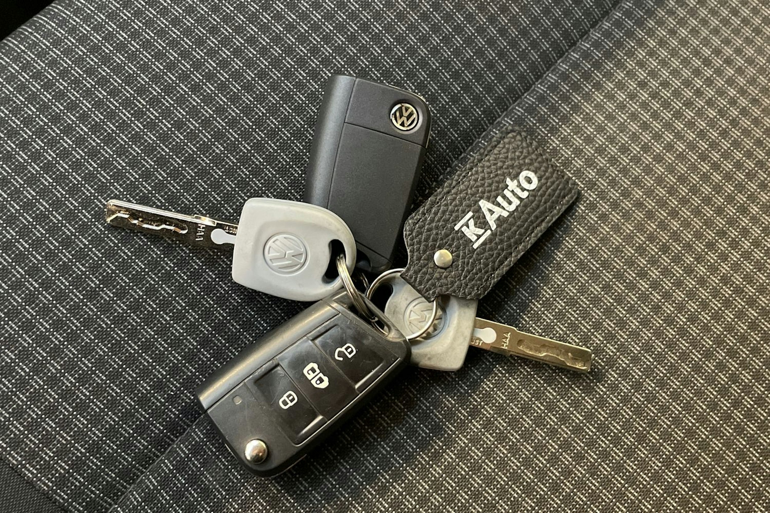 valkoinen Volkswagen Transporter 2020 kuva 27.