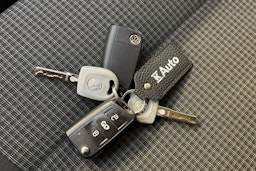 valkoinen Volkswagen Transporter 2020 kuva 27.