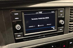 valkoinen Volkswagen Transporter 2020 kuva 18.