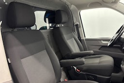 Harmaa Volkswagen Transporter 2020 kuva 13.