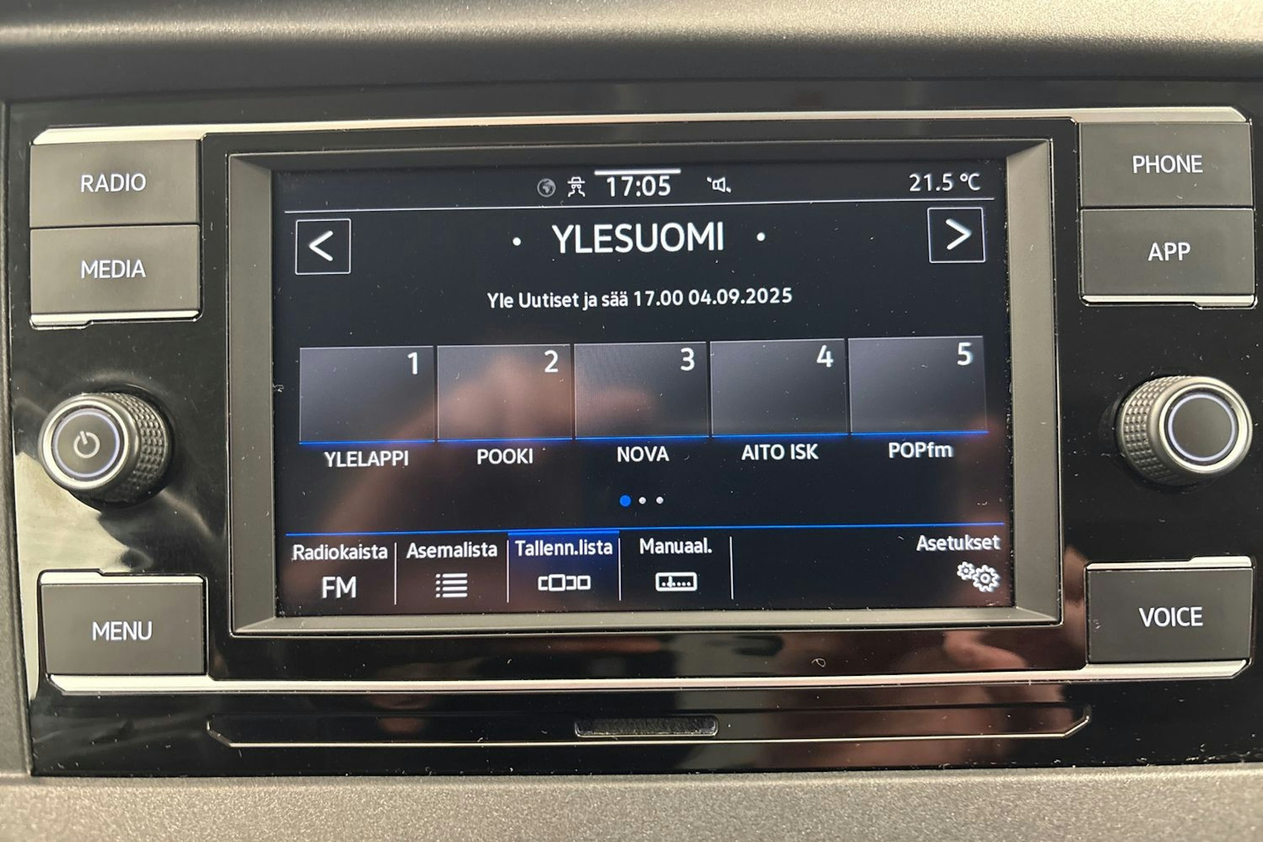 Harmaa Volkswagen Transporter 2020 kuva 15.