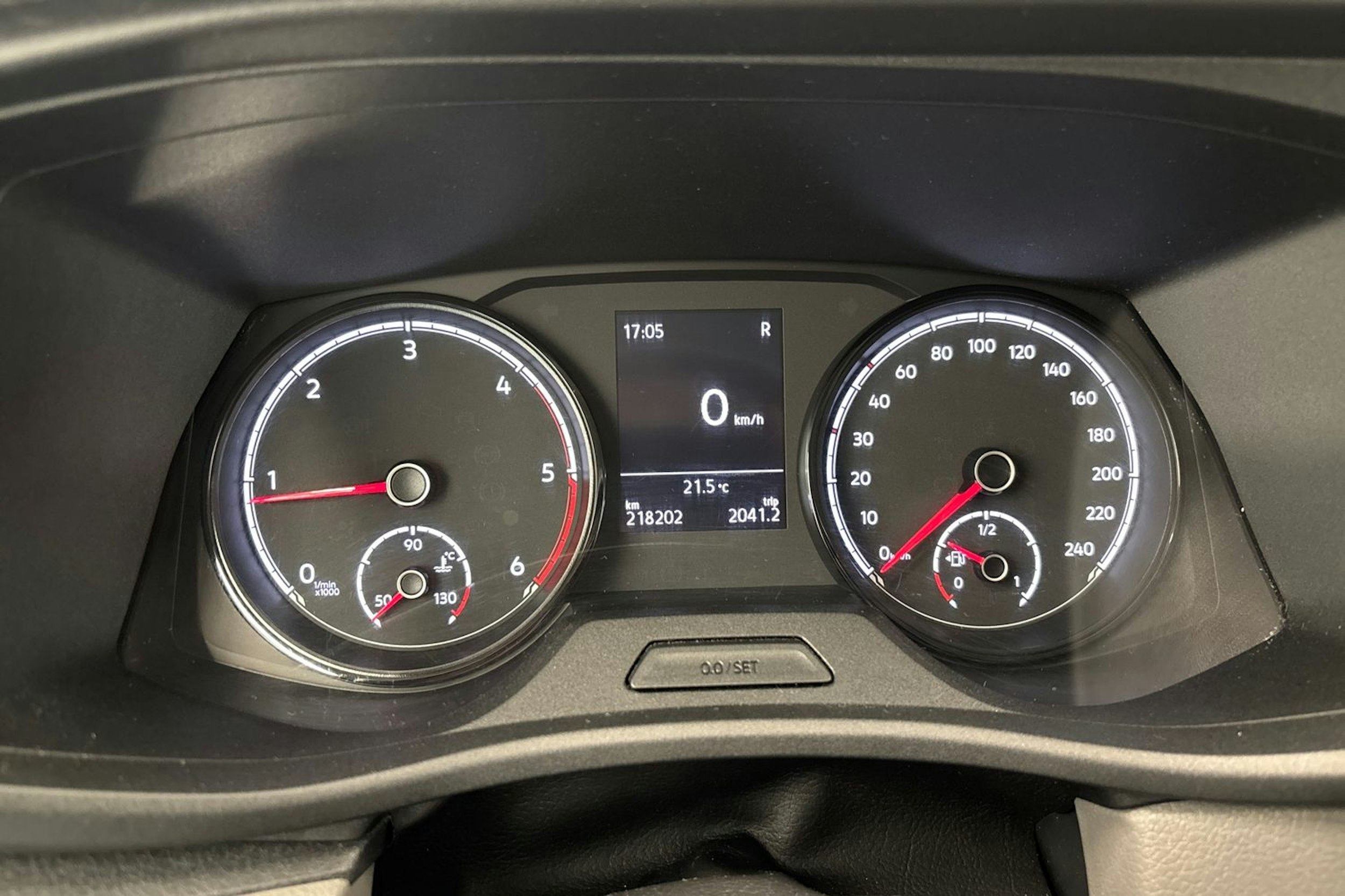 Harmaa Volkswagen Transporter 2020 kuva 17.