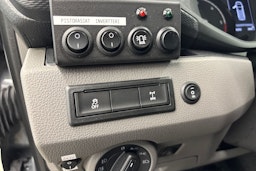 Harmaa Volkswagen Transporter 2020 kuva 23.