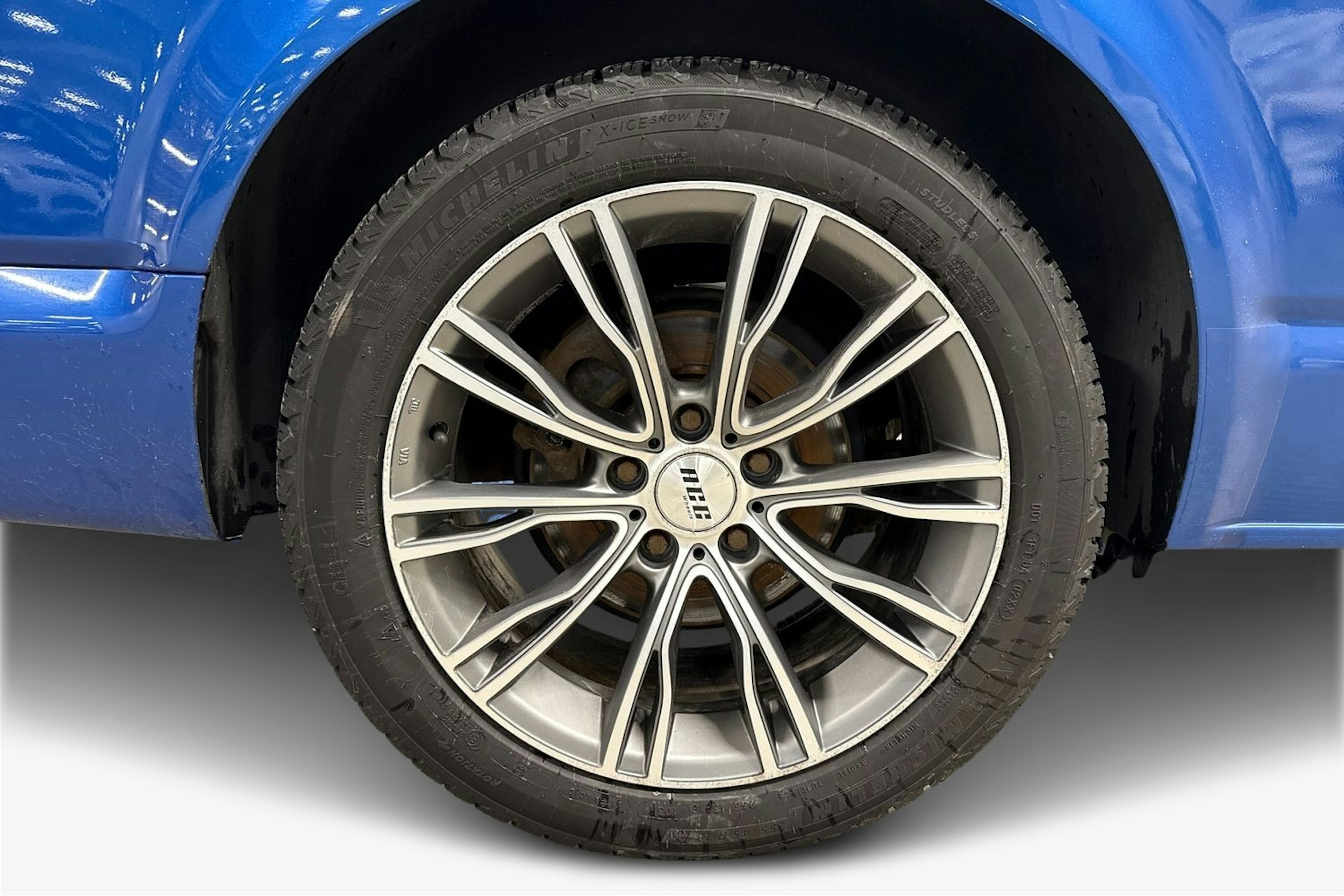 sininen Volkswagen Transporter 2020 kuva 12.