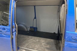 sininen Volkswagen Transporter 2020 kuva 13.
