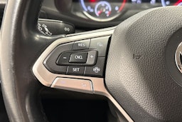 sininen Volkswagen Transporter 2020 kuva 16.