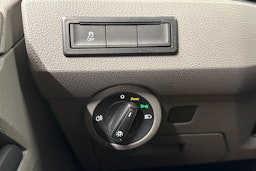 sininen Volkswagen Transporter 2020 kuva 18.