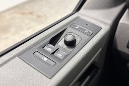 sininen Volkswagen Transporter 2020 kuva 19.