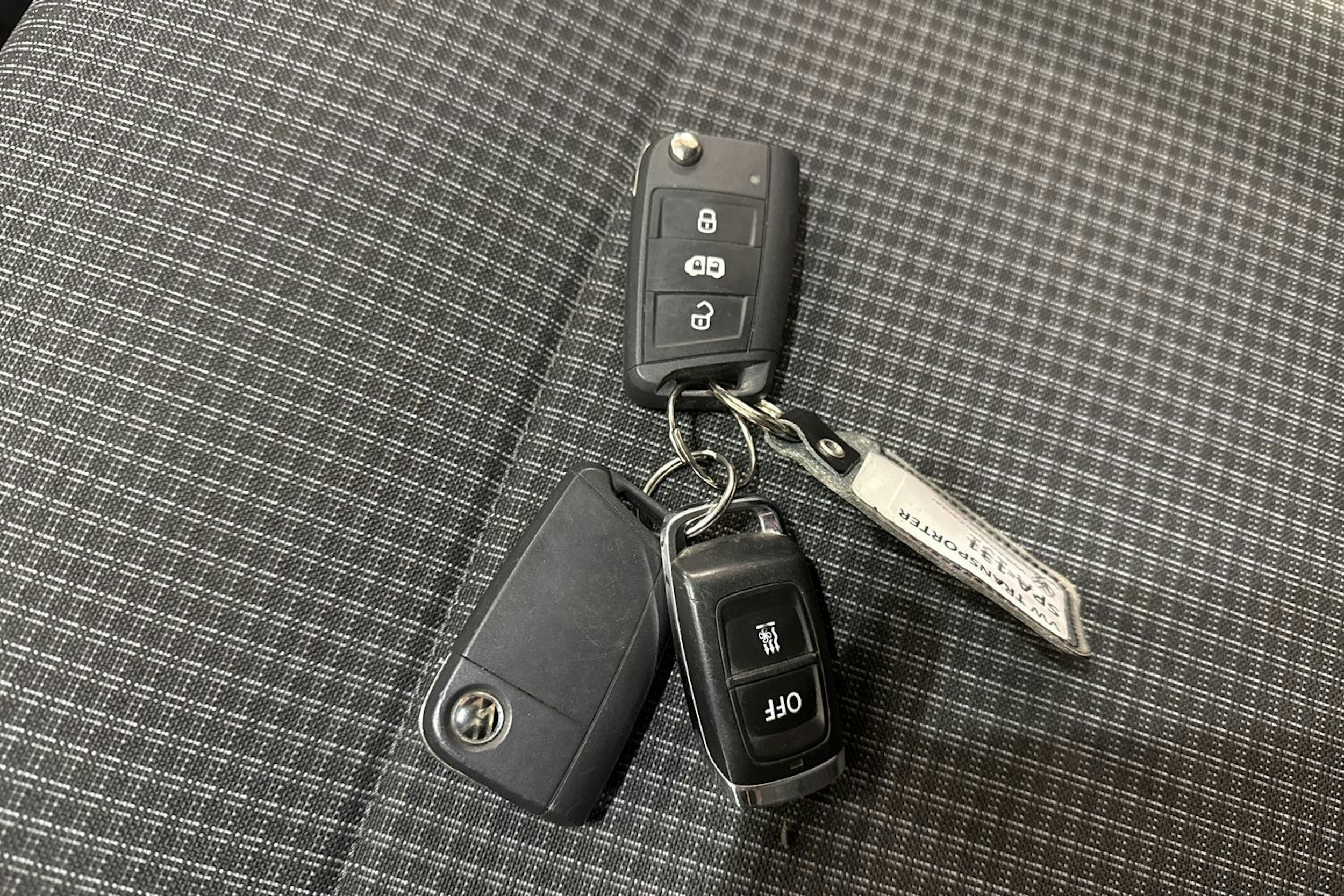 sininen Volkswagen Transporter 2020 kuva 23.