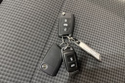 sininen Volkswagen Transporter 2020 kuva 23.