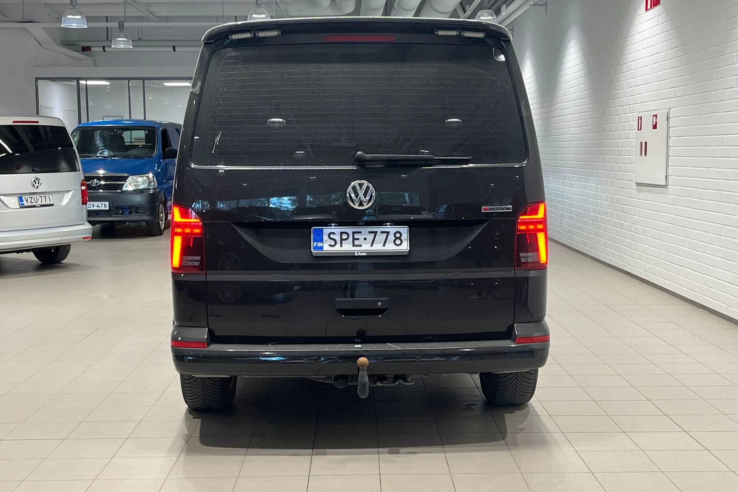 Musta Volkswagen TRANSPORTER 2020 kuva 4.