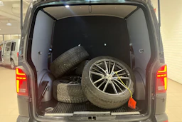 Musta Volkswagen TRANSPORTER 2020 kuva 8.