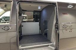 Musta Volkswagen TRANSPORTER 2020 kuva 11.