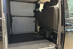 Musta Volkswagen TRANSPORTER 2020 kuva 15.