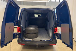 sininen Volkswagen Transporter 2020 kuva 10.