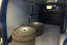 sininen Volkswagen Transporter 2020 kuva 11.