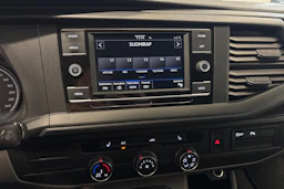 sininen Volkswagen Transporter 2020 kuva 16.