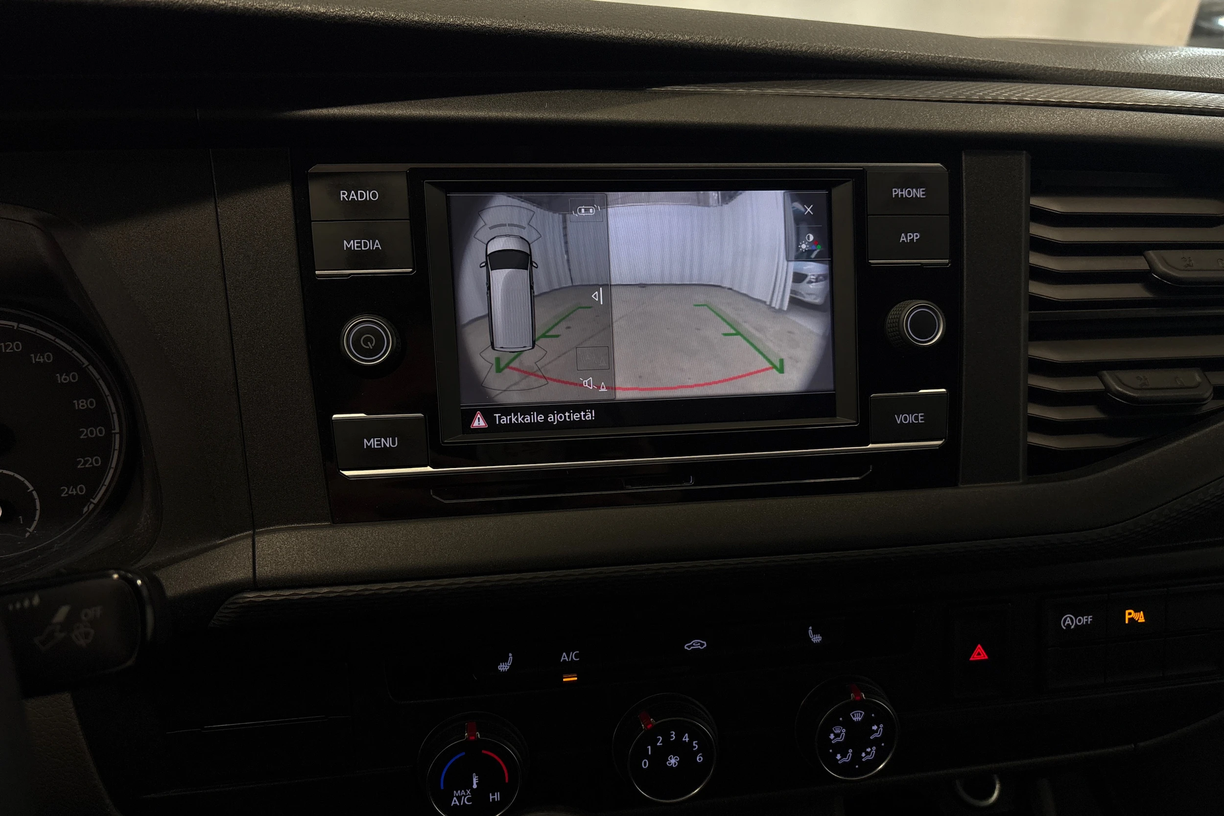 sininen Volkswagen Transporter 2020 kuva 17.