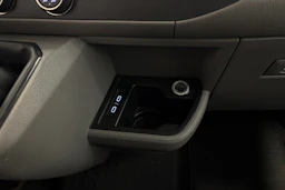 sininen Volkswagen Transporter 2020 kuva 20.