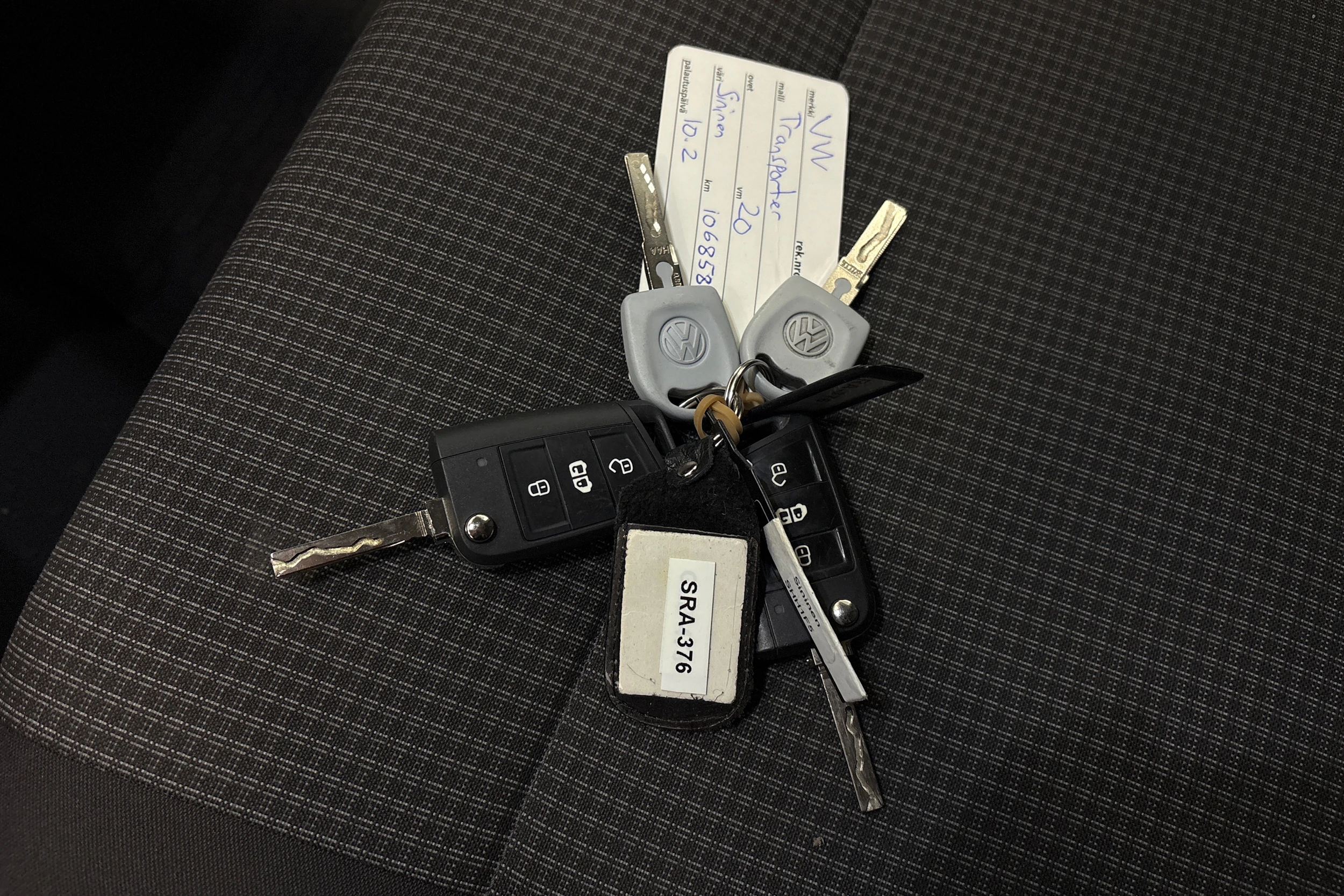 sininen Volkswagen Transporter 2020 kuva 21.