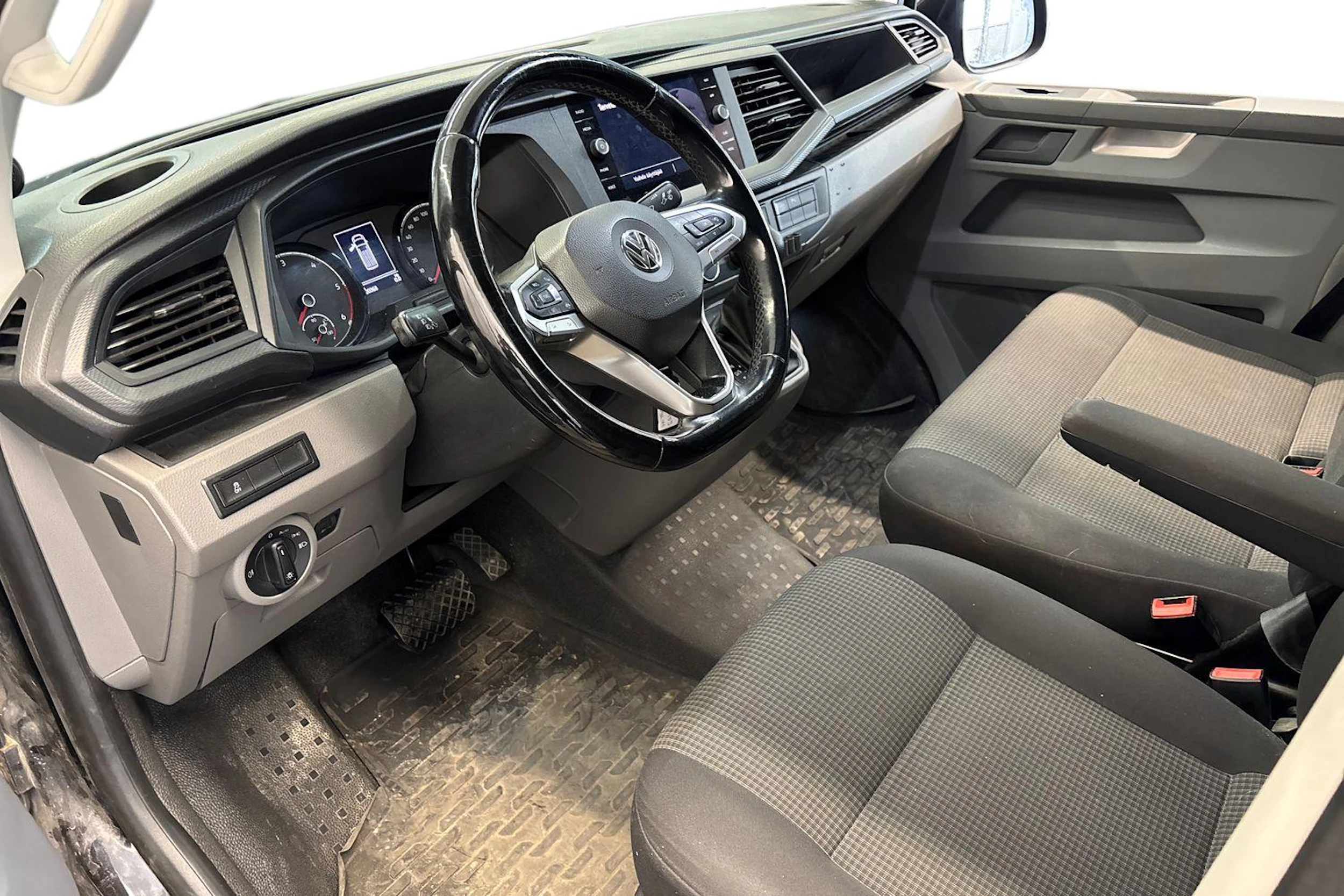 musta Volkswagen Transporter 2020 kuva 3.