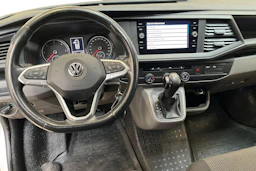 valkoinen Volkswagen Transporter 2020 kuva 9.
