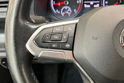 valkoinen Volkswagen Transporter 2020 kuva 18.