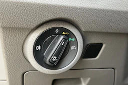 valkoinen Volkswagen Transporter 2020 kuva 22.