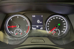 valkoinen Volkswagen Transporter 2020 kuva 23.