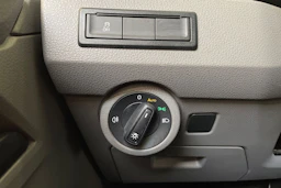 valkoinen Volkswagen Transporter 2020 kuva 31.