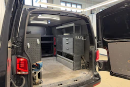 musta Volkswagen Transporter 2020 kuva 6.