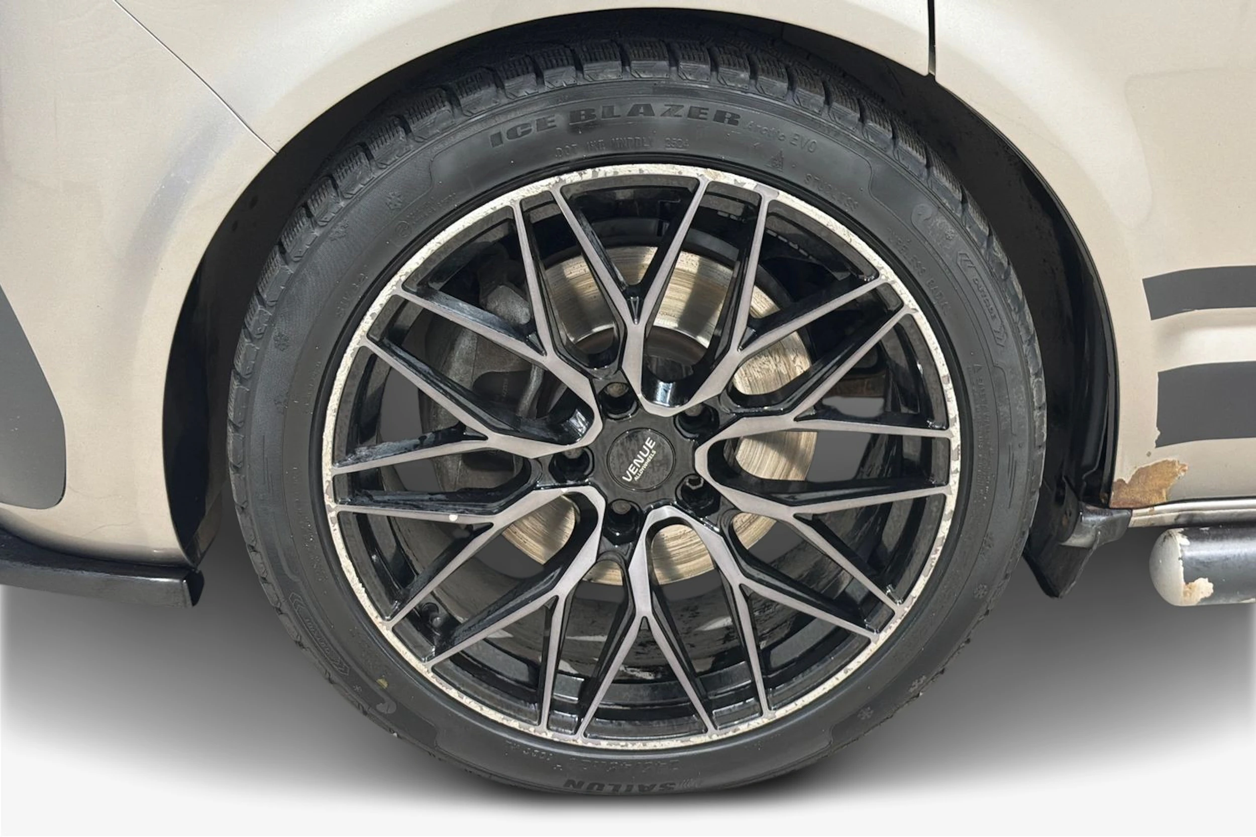 ruskea (beige) Volkswagen Transporter 2020 kuva 12.