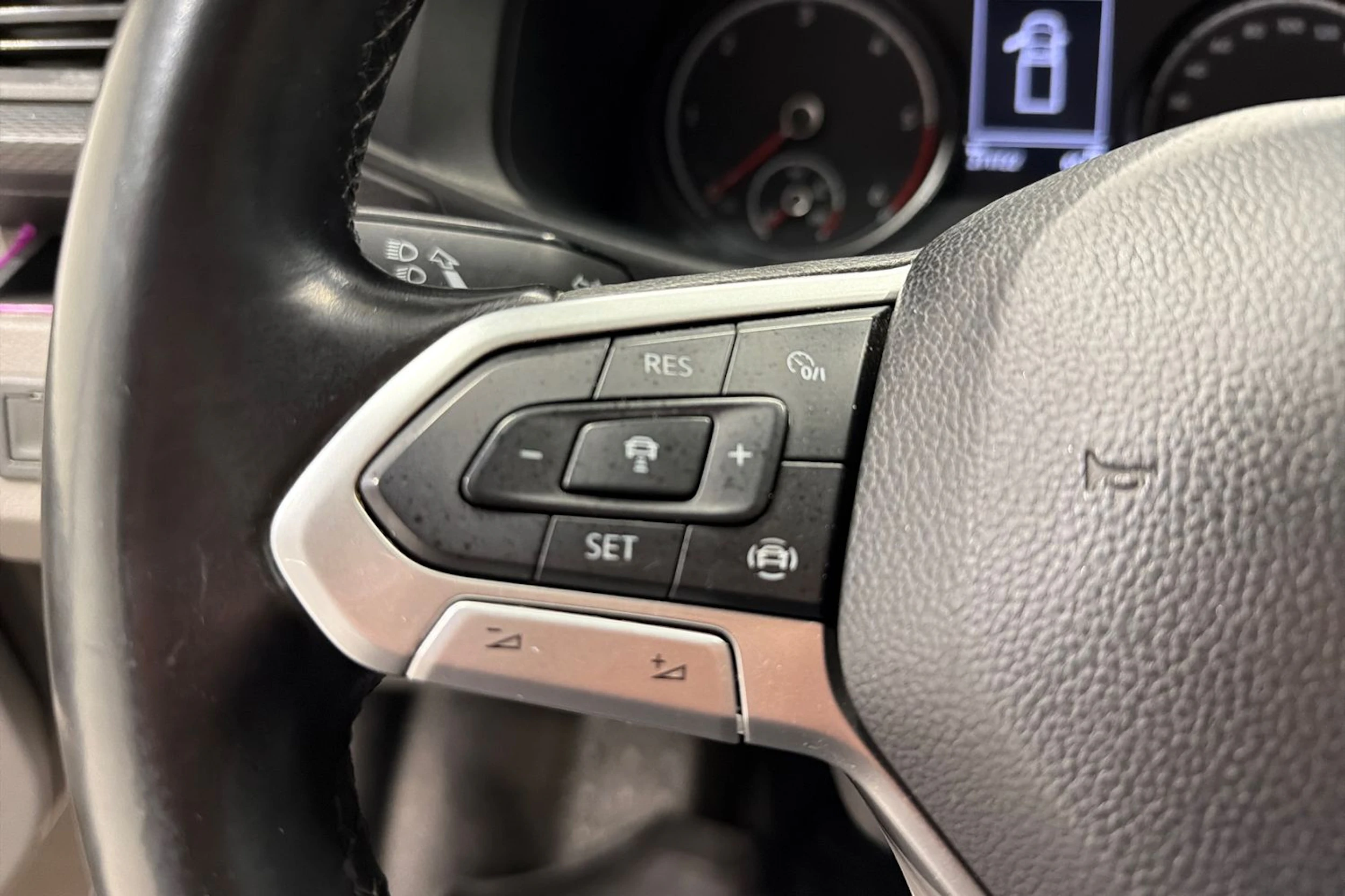 ruskea (beige) Volkswagen Transporter 2020 kuva 13.