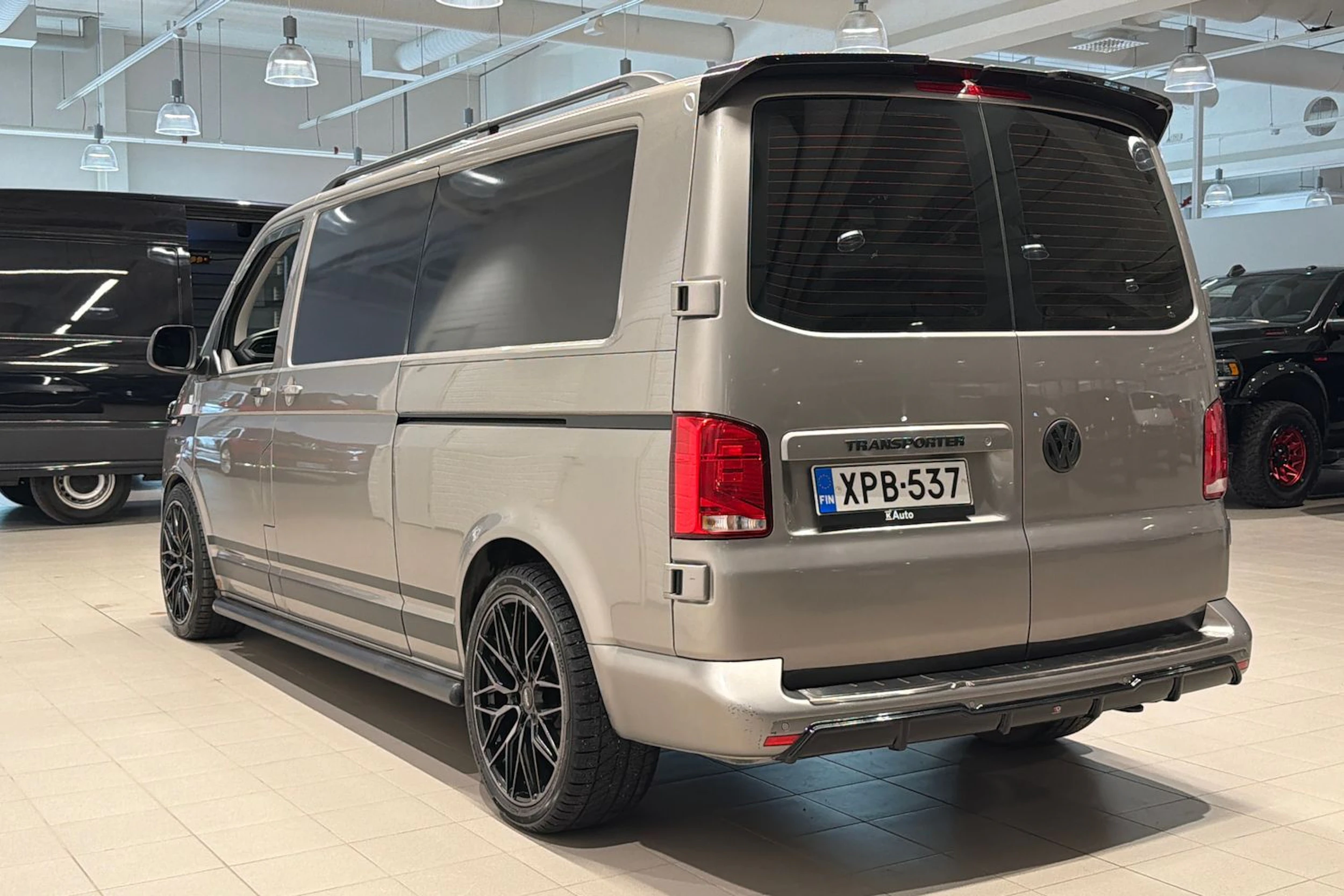 ruskea (beige) Volkswagen Transporter 2020 kuva 22.