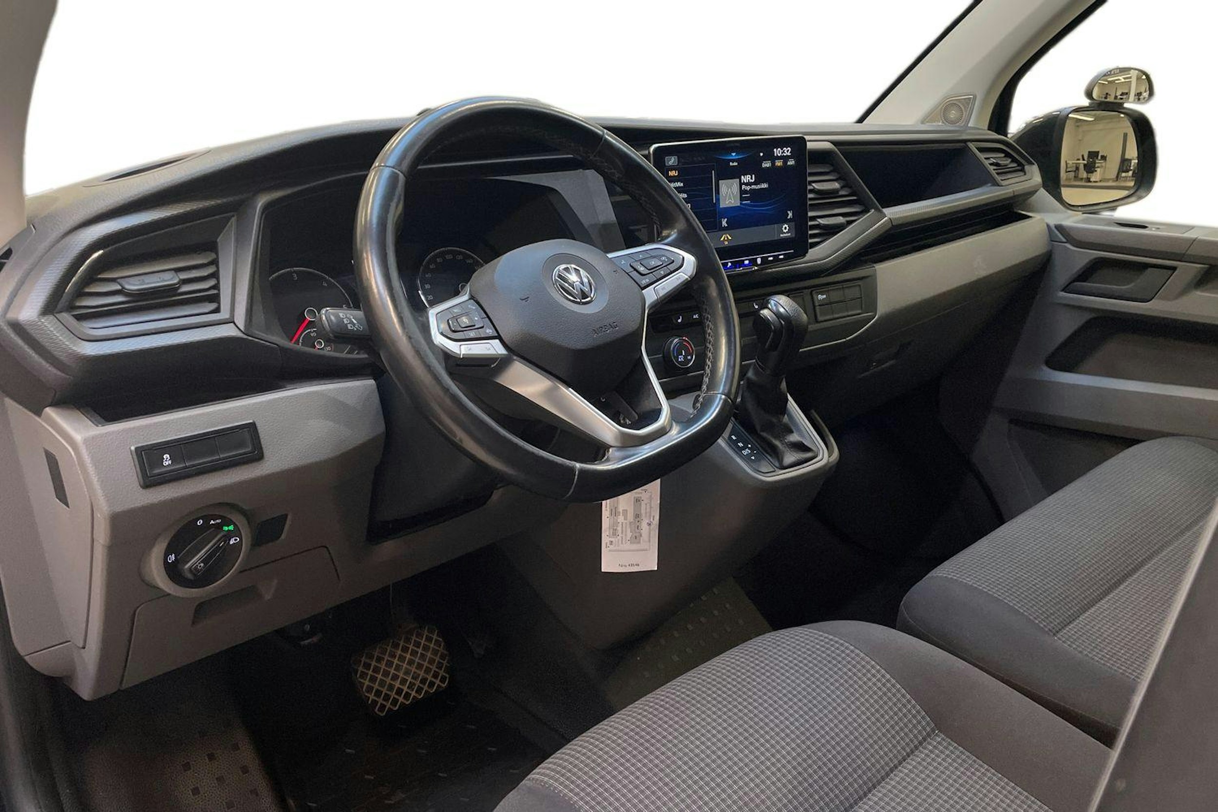 met. musta Volkswagen Transporter 2020 kuva 7.