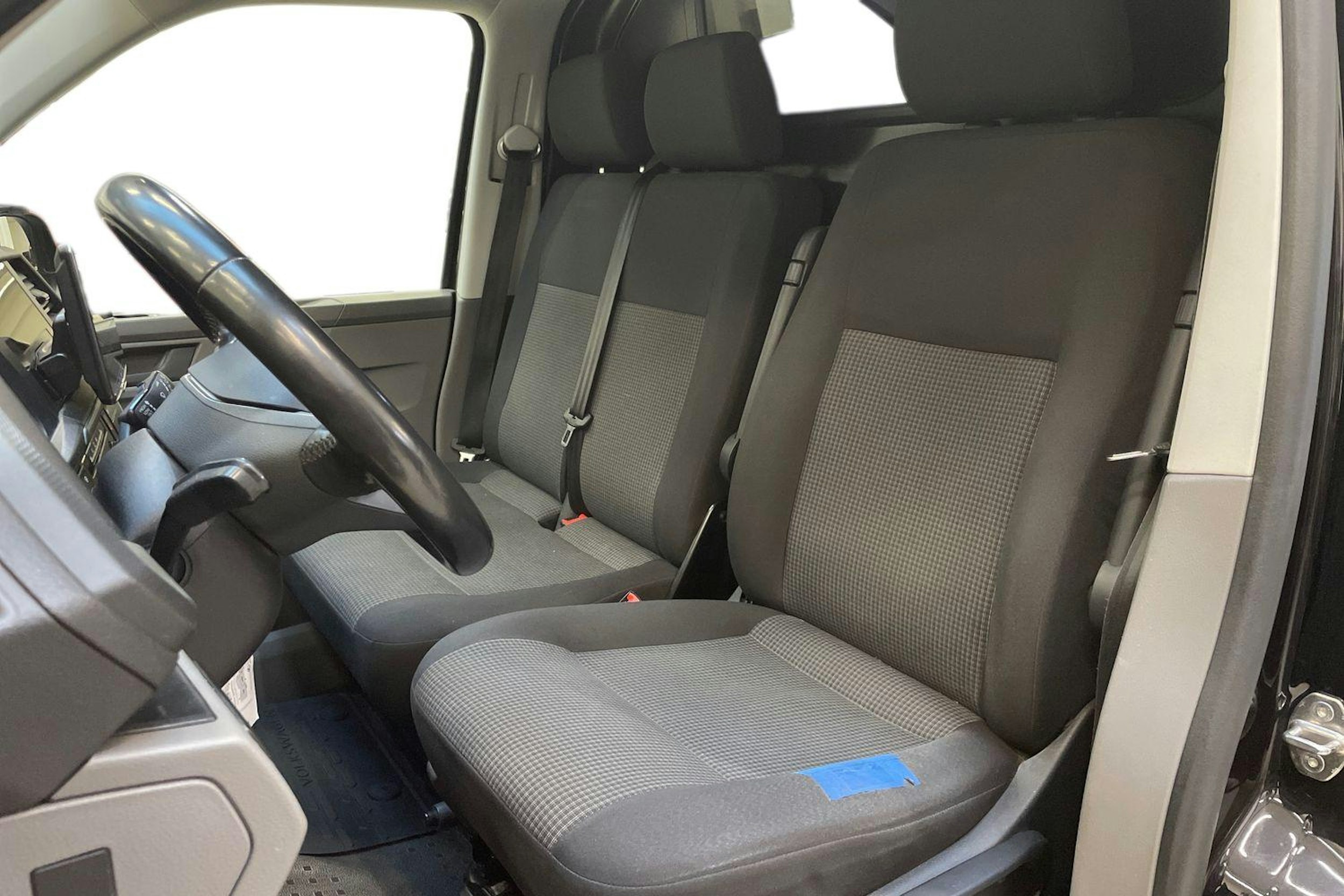 met. musta Volkswagen Transporter 2020 kuva 9.