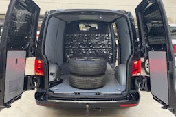 met. musta Volkswagen Transporter 2020 kuva 14.