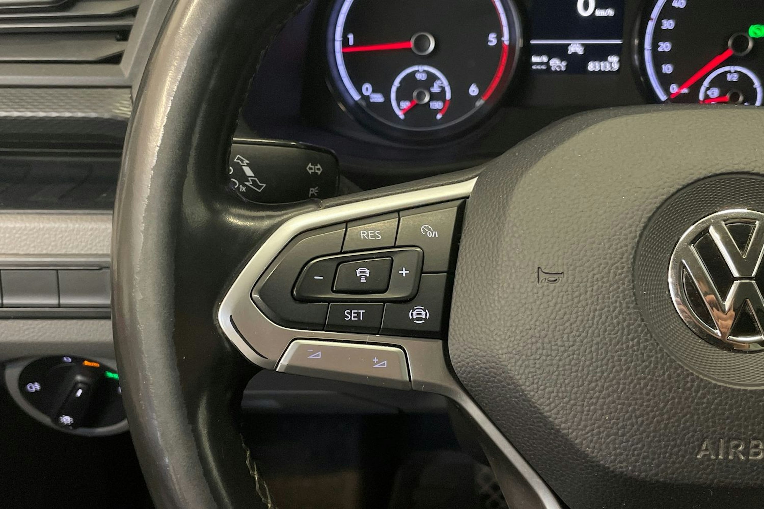 met. musta Volkswagen Transporter 2020 kuva 20.